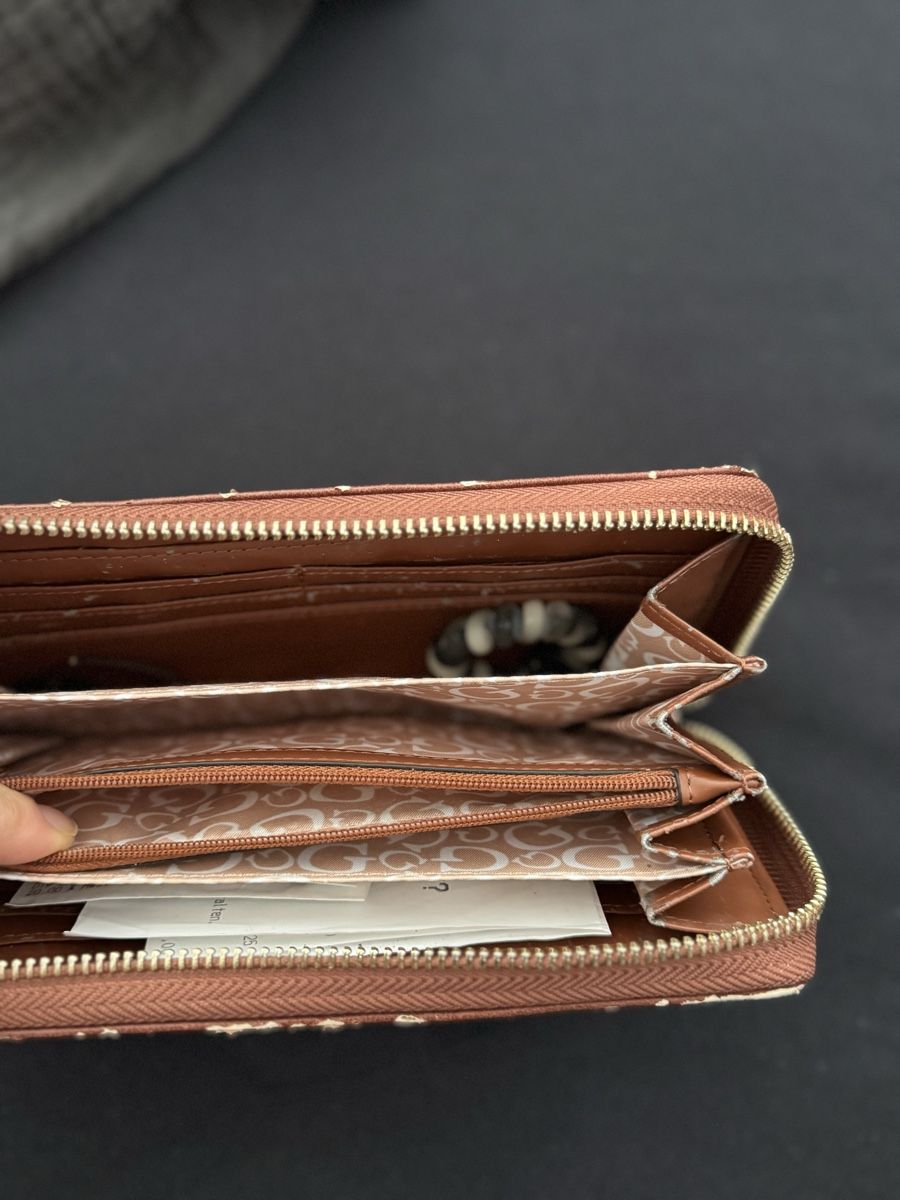 Guess Portamonete: Guess Portemonnaie – Usato da Balgach venduto da fad_jb55 2