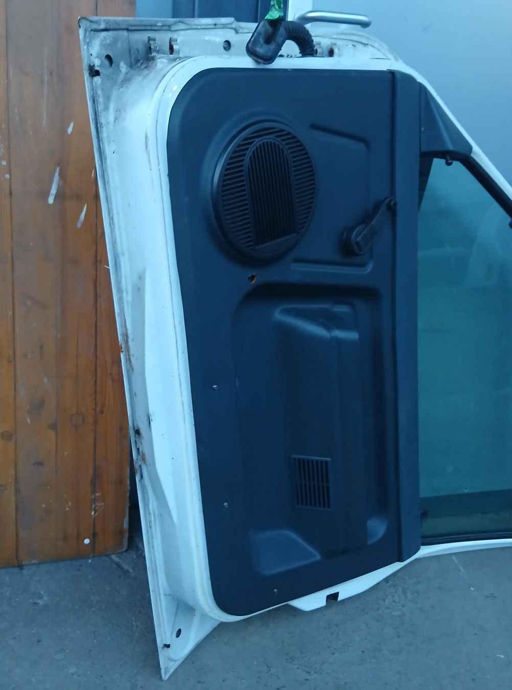 Renault Tutti pezzi di ricambio auto: Portière droite Renault Express 1994-2001 – Usato da la heutte venduto da Auto-stock 4