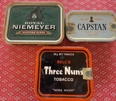 3 Tabakdosen Royal Niemeyer Capstan Three Nuns alt