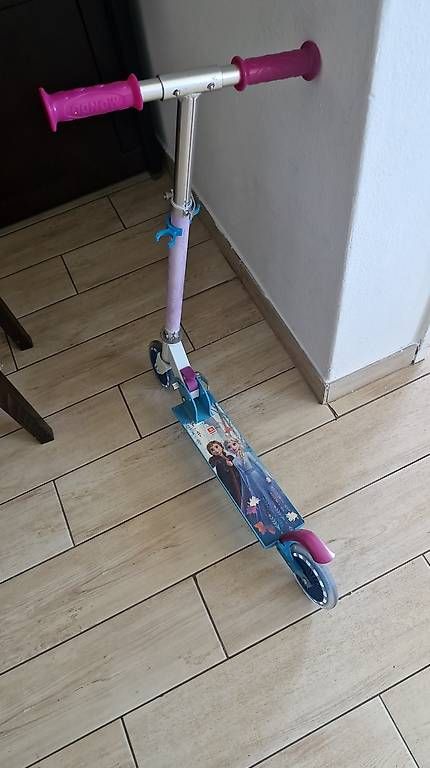 Kickboard: Monopattino frozen  – Usato da Curio venduto da ale_2wvp