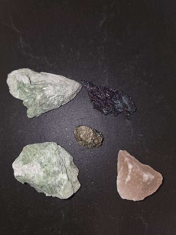 Edelsteine: Pierres précieuses  – Neu und originalverpackt aus Corcelles-près-Concise von Popa999 1
