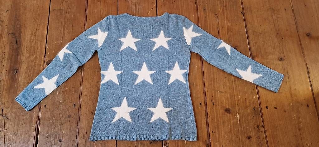 Maglioni & Felpe: Hellblauer Pullover mit Sternen in S – Usato da Zürich venduto da ninni_me 3