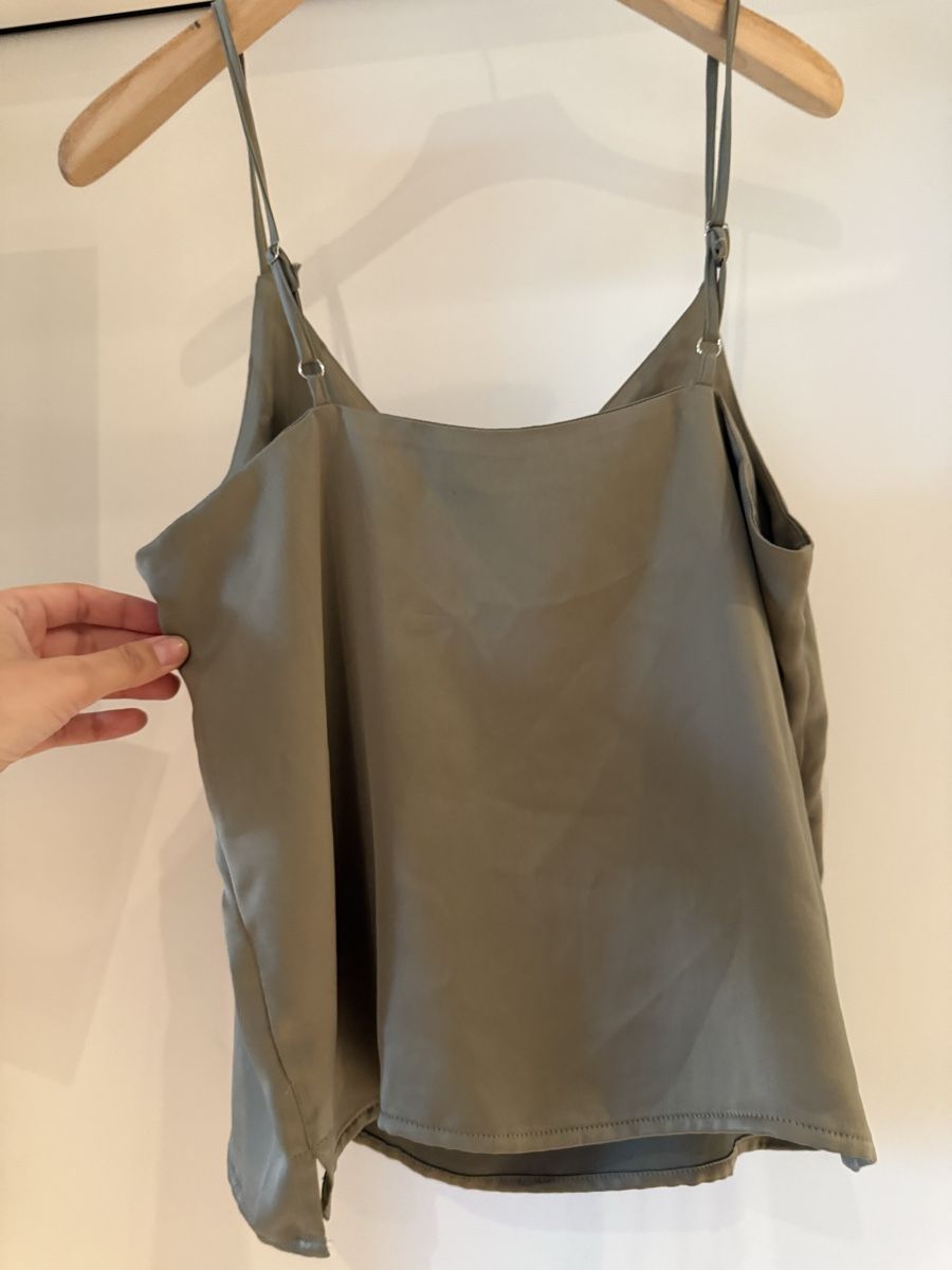 Top: Olivegruenes Top – Usato da Volketswil venduto da habibeoez 2