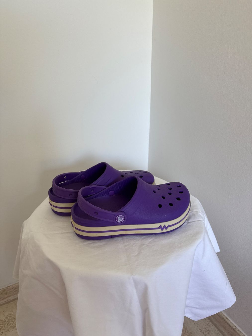 Crocs Scarpe per ragazze: Crocs wit Licht 35-36 J3 – Usato da Zürich venduto da bet_9s2b