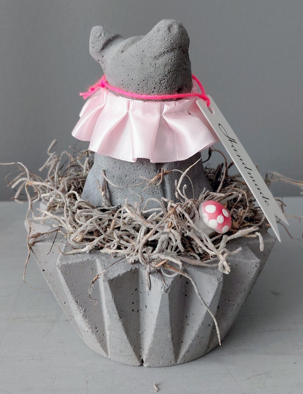 Tutte le decorazioni: Zickzackschale aus Beton mit Schwein – Nuovo (secondo la descrizione) da Wallisellen venduto da Muggeli1970 1