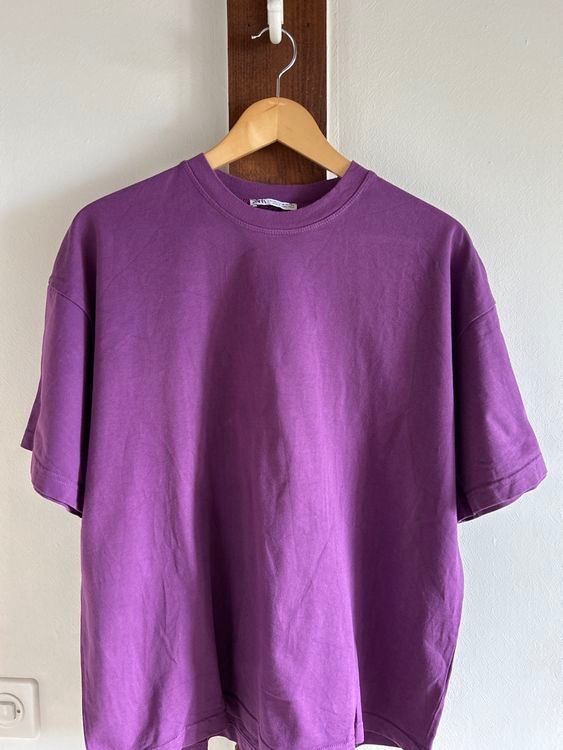 Zara T-Shirts: T-shirt Zara violet oversize, Taille M – Gebraucht aus St-Aubin FR von Tiweety