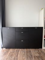 Guter Zustand: schwarze Kommode mit 3 Schubladen & 2 Türen 