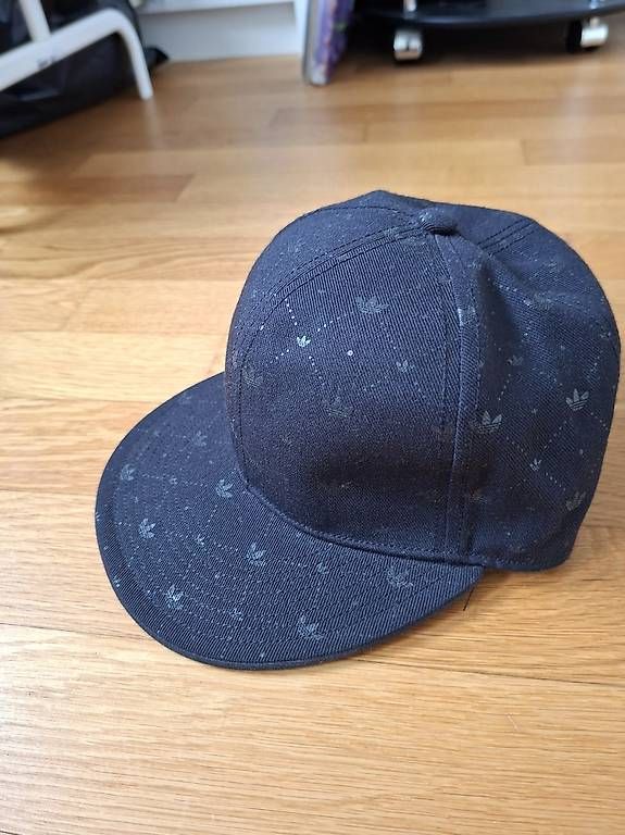 Adidas Copricapi, berretti & cappellini: Neues Adidas Orginials Cap in Grösse S – Nuovo (secondo la descrizione) da St.Gallen venduto da suryKe 1