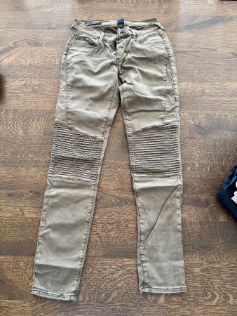 Olive Jeans