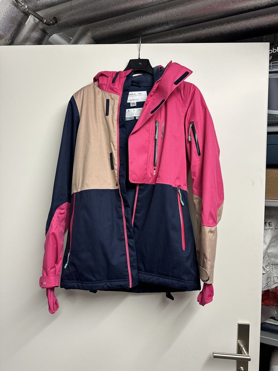 Sci: Oneill ski suit. Size XS . Good condition – Usato da Küssnacht am Rigi venduto da hor_dpb7