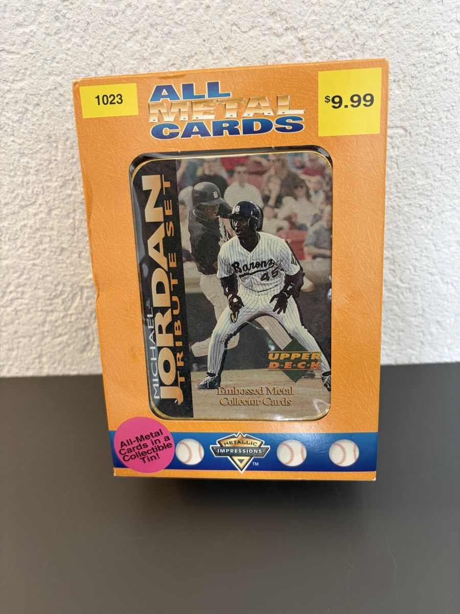 Carte collezionabili: Upper Deck Michael JordanTribute Set Metal  – Nuovo e nell'imballaggio originale da Moudon venduto da AndreSR89