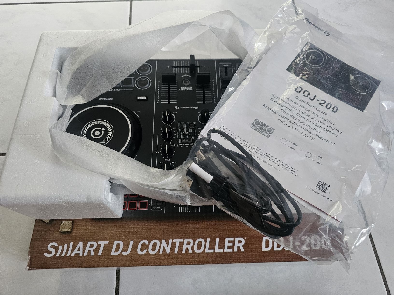 Mischpulte: Smart DJ Controller, Pioneer DJ, DDJ-200 - Bluetooth... – Gebraucht aus Biberist von Foolio0 1
