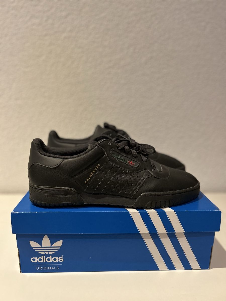 Adidas Scarpe da uomo: Adidas Yeezy Powerphase Calabasas Core Black – Nuovo e nell'imballaggio originale da Kandersteg venduto da StivieSmallz