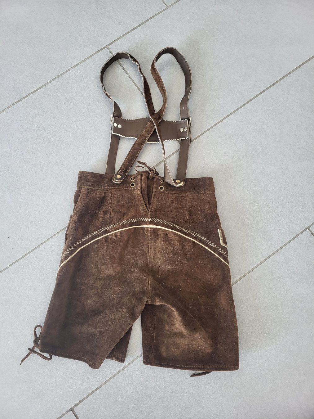 Pantaloni: Lederhose Tracht gr. 116 – Usato da Boswil venduto da i12i 1