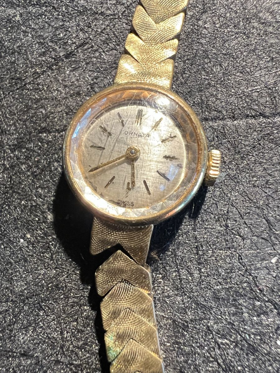 Orologi: Ornata Uhr – Usato da Laufen venduto da groove60 1