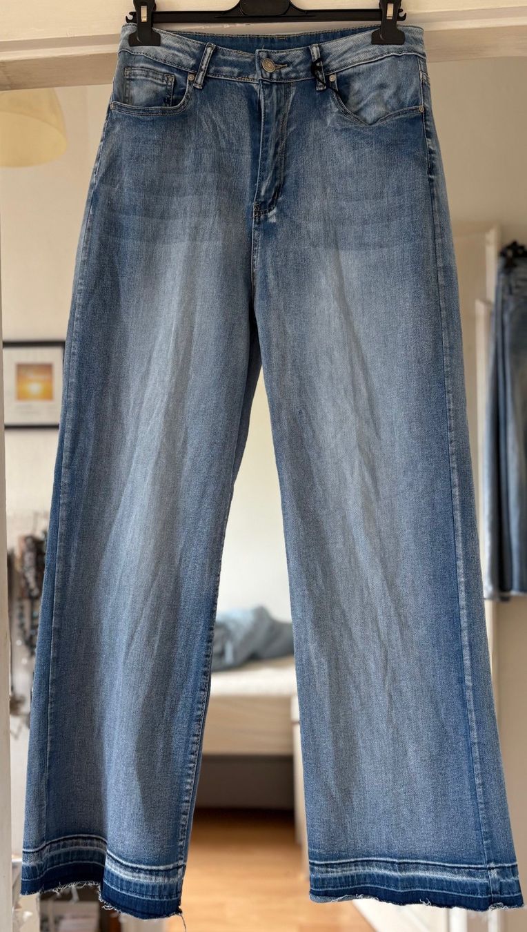 Jeans: JEANS STRAIGHT LEG!! M DERNIER PRIX! – Nuovo e nell'imballaggio originale da Locarno venduto da NicoNion