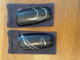 Schienbein Schoner Fussball Nike / Kindergr. L