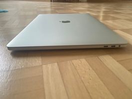 MacBook Pro 15", 16GB, 512 SSD