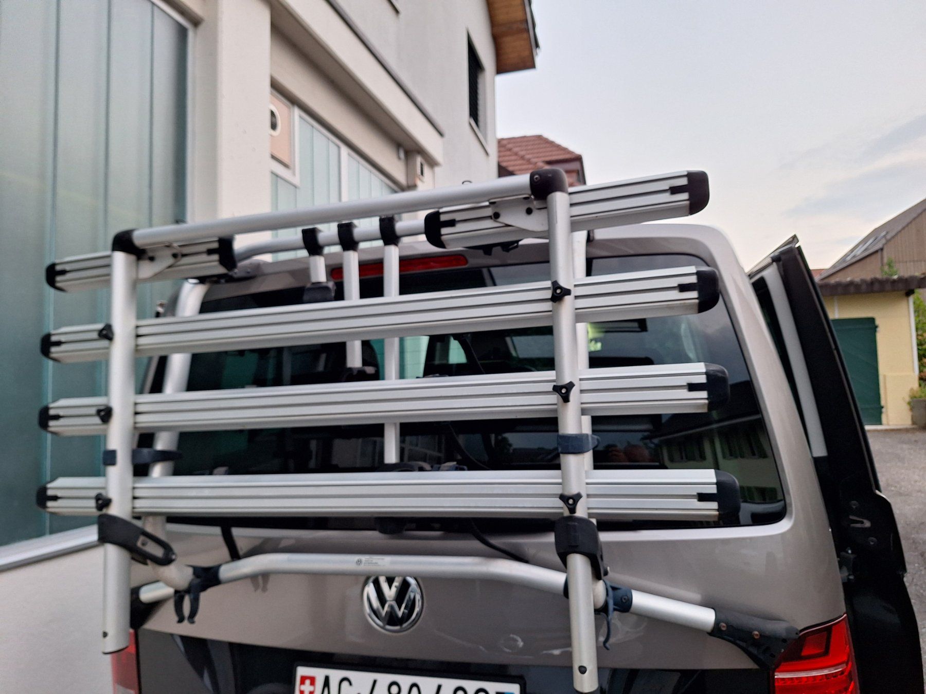 Balken: Fahrradträger zu VW Multivan – Gebraucht aus Büttikon AG von Motoguzzi03