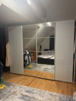 Grosser Schwebetürenschrank mit Spiegel-Elementen, modern, w