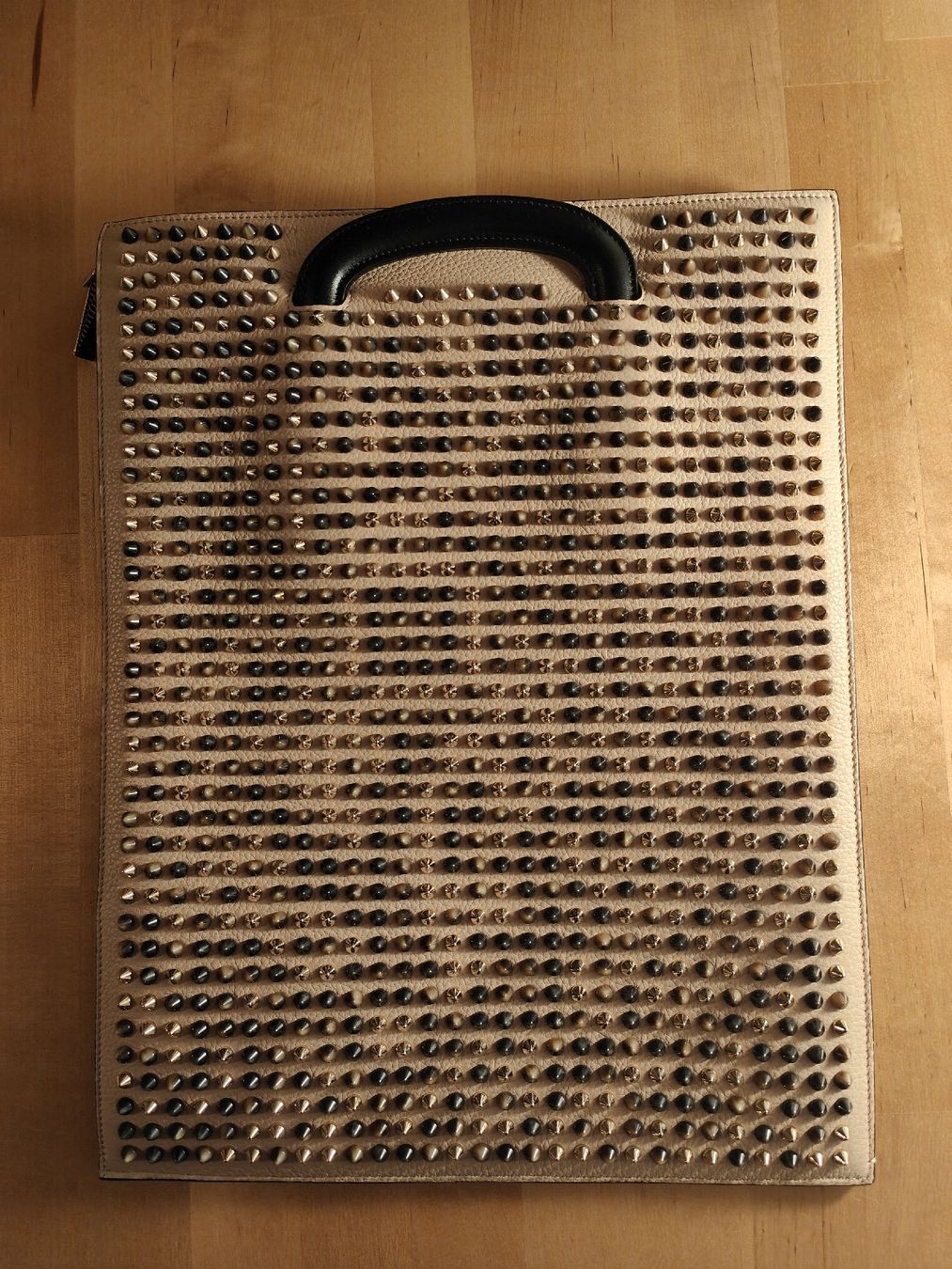 Christian Louboutin Borse: Tasche von Christian Louboutin – Usato da Einsiedeln venduto da RaphaelSimeon 2