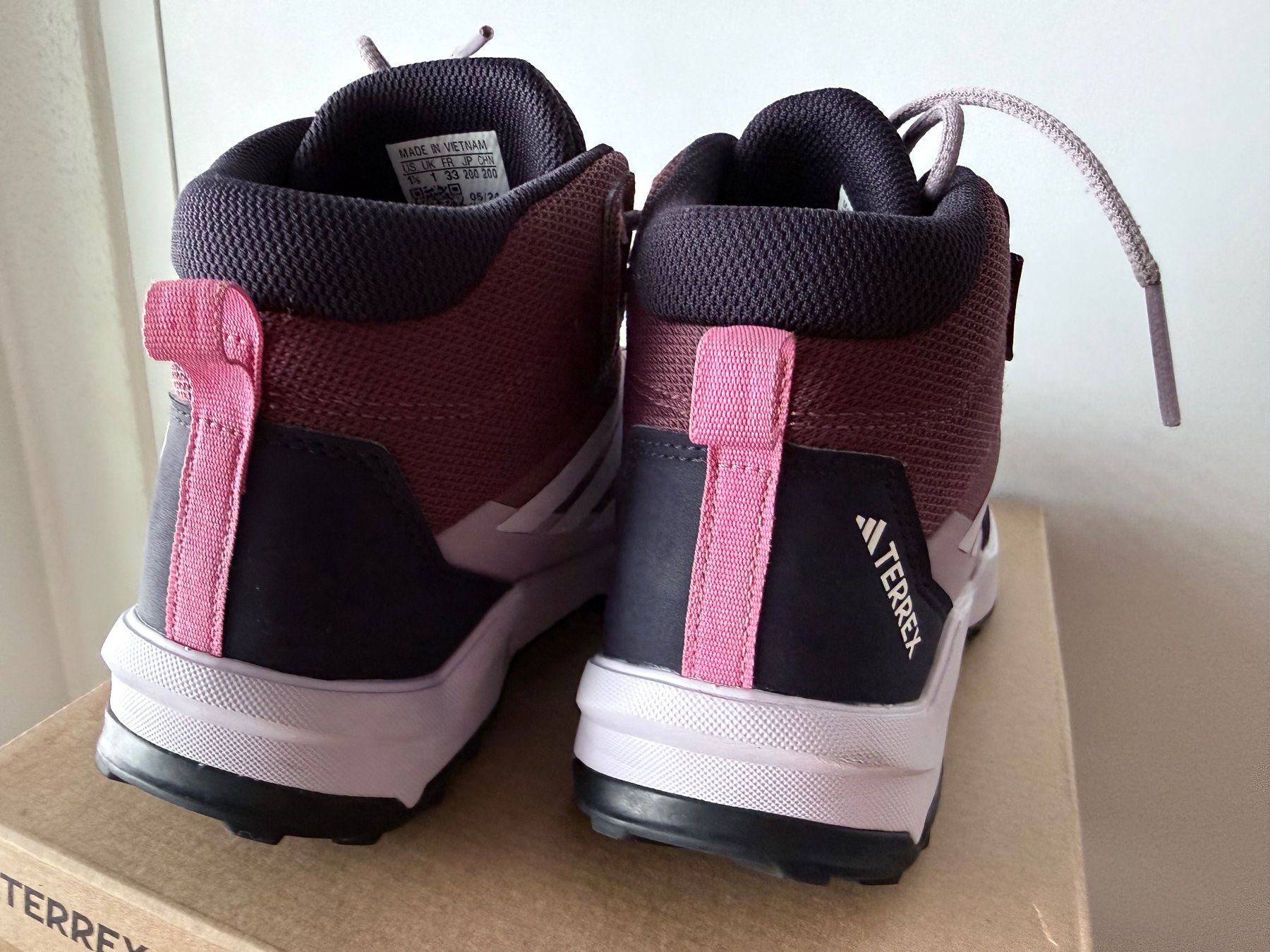 Adidas Schuhe für Mädchen: Adidas Terrex Wanderschuhe Mädchen Gr. 33 – Gebraucht aus Frauenfeld von geo_rpd9 4