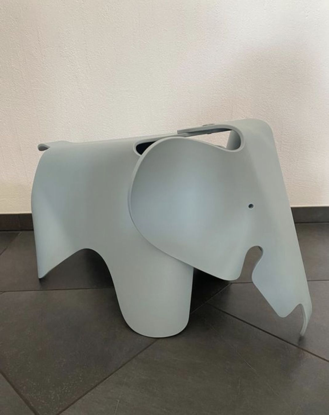 Vitra Sgabelli: Vitra Elephant Eisgrau – Usato da Zug venduto da mikey1130