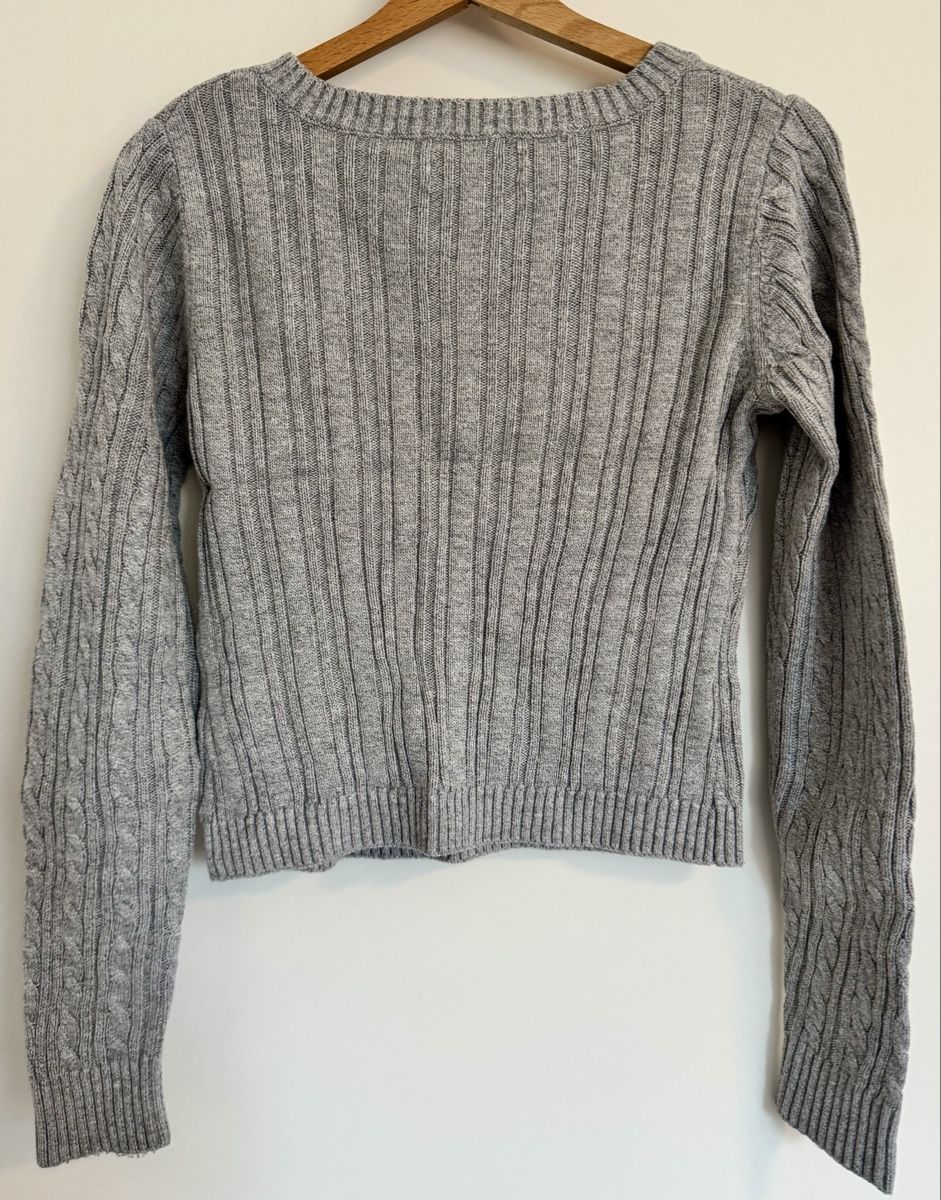 Hollister Pullover & Sweatshirts: HOLLISTER cable-knit V-neck sweater / pullover S – Gebraucht aus Zürich von collins9_kate1 2