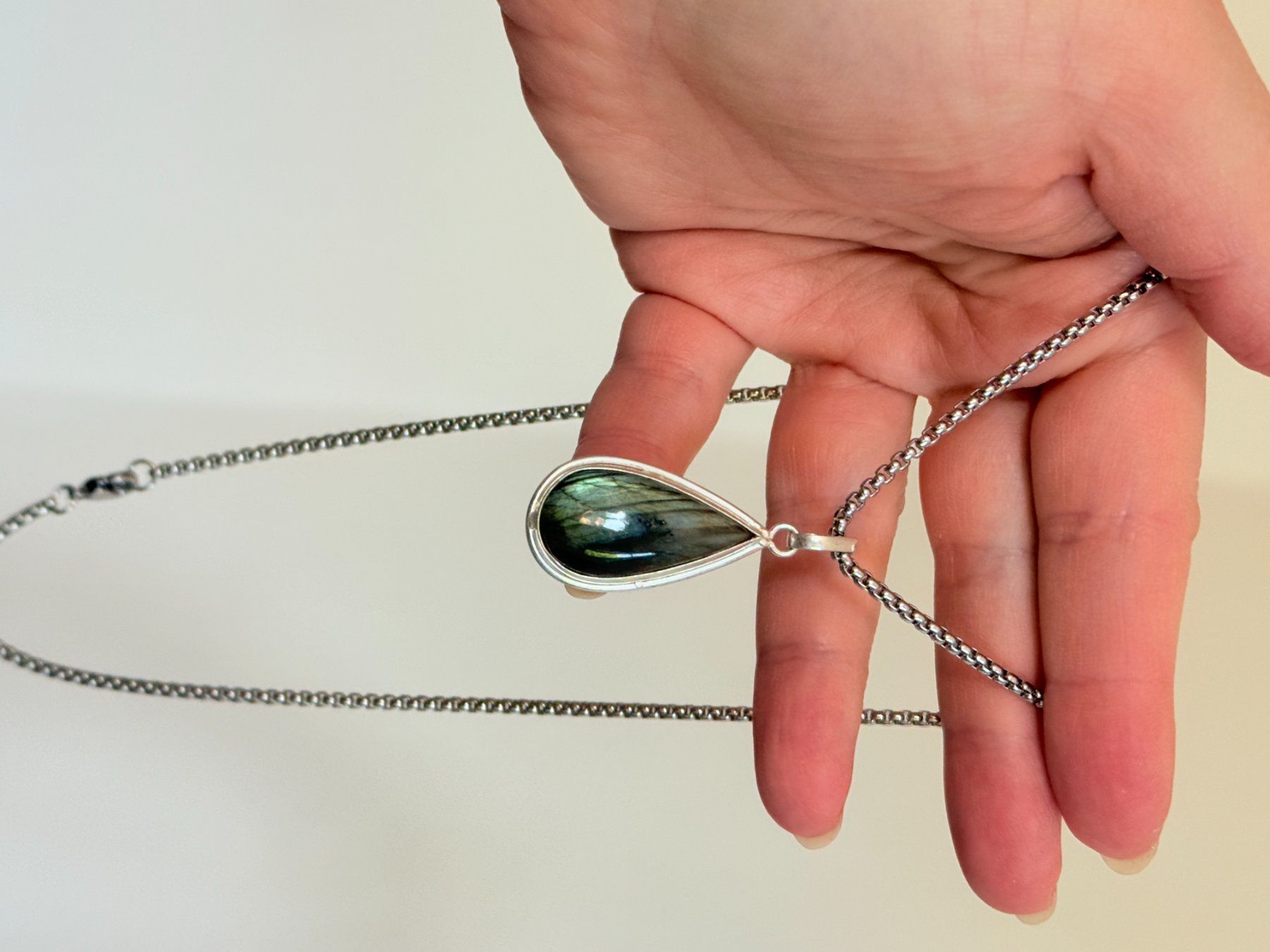 Catenine: Collier Larme Labradorite - Élégant et Unique! – Nuovo e nell'imballaggio originale da Genève venduto da AWWA 1