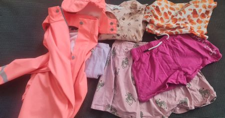 Lot vêtements fille taille 110 bon état divers articles