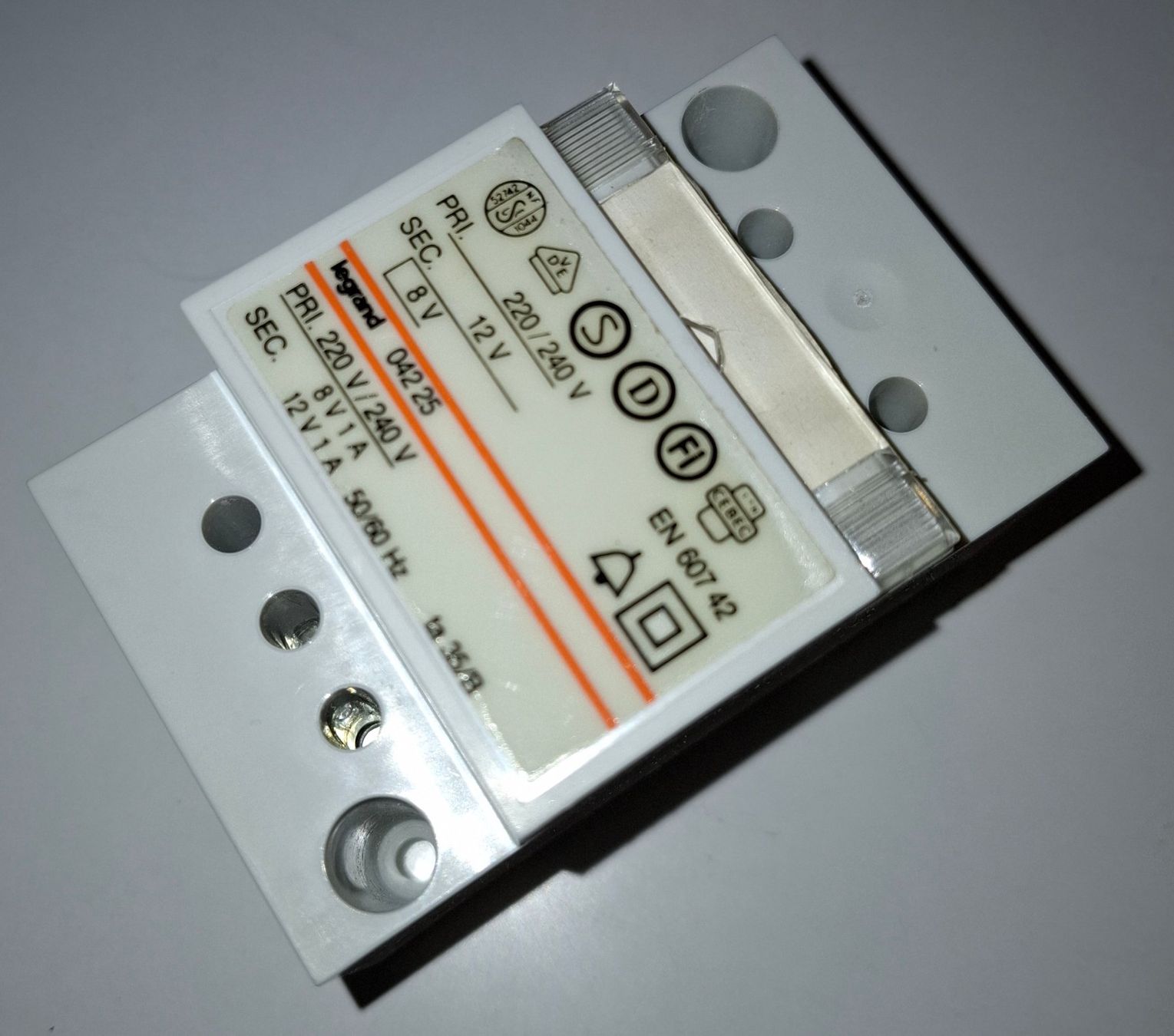 Legrand Componenti elettronici: Legrand Transformator 220V - 240V / Sec.12V + 8V EN: 60742 – Usato da St. Gallen venduto da WWL 2