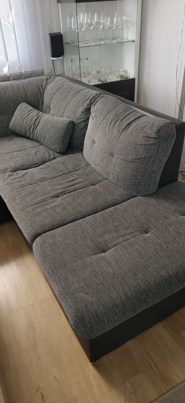 Sofas: Sofa mit Bettfunktion – Gebraucht aus Reinach AG von RemoPlus 2