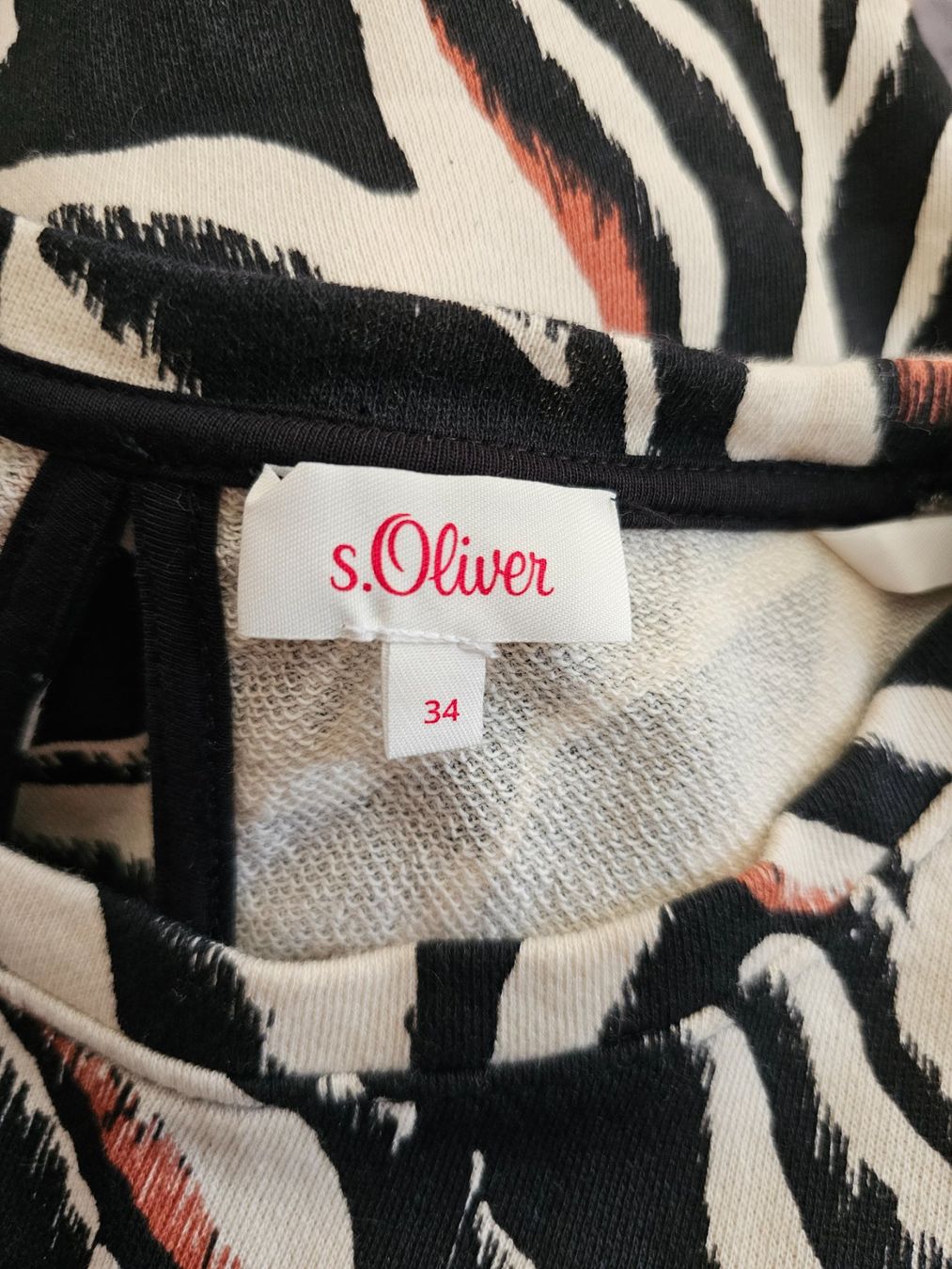 S.Oliver T-shirt: Sweatshirt von S.Oliver Gr. 34 gemustert – Usato da Füllinsdorf venduto da Sunnebliemli7 2