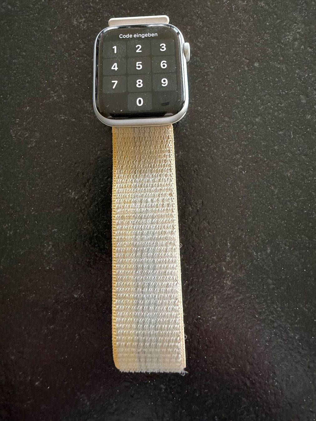 Apple Smartwatch: Apple Watch Series 6, GPS 44mm, Silber – Usato da Suhr venduto da Panok 1