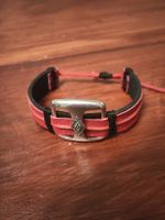 rotes Armband