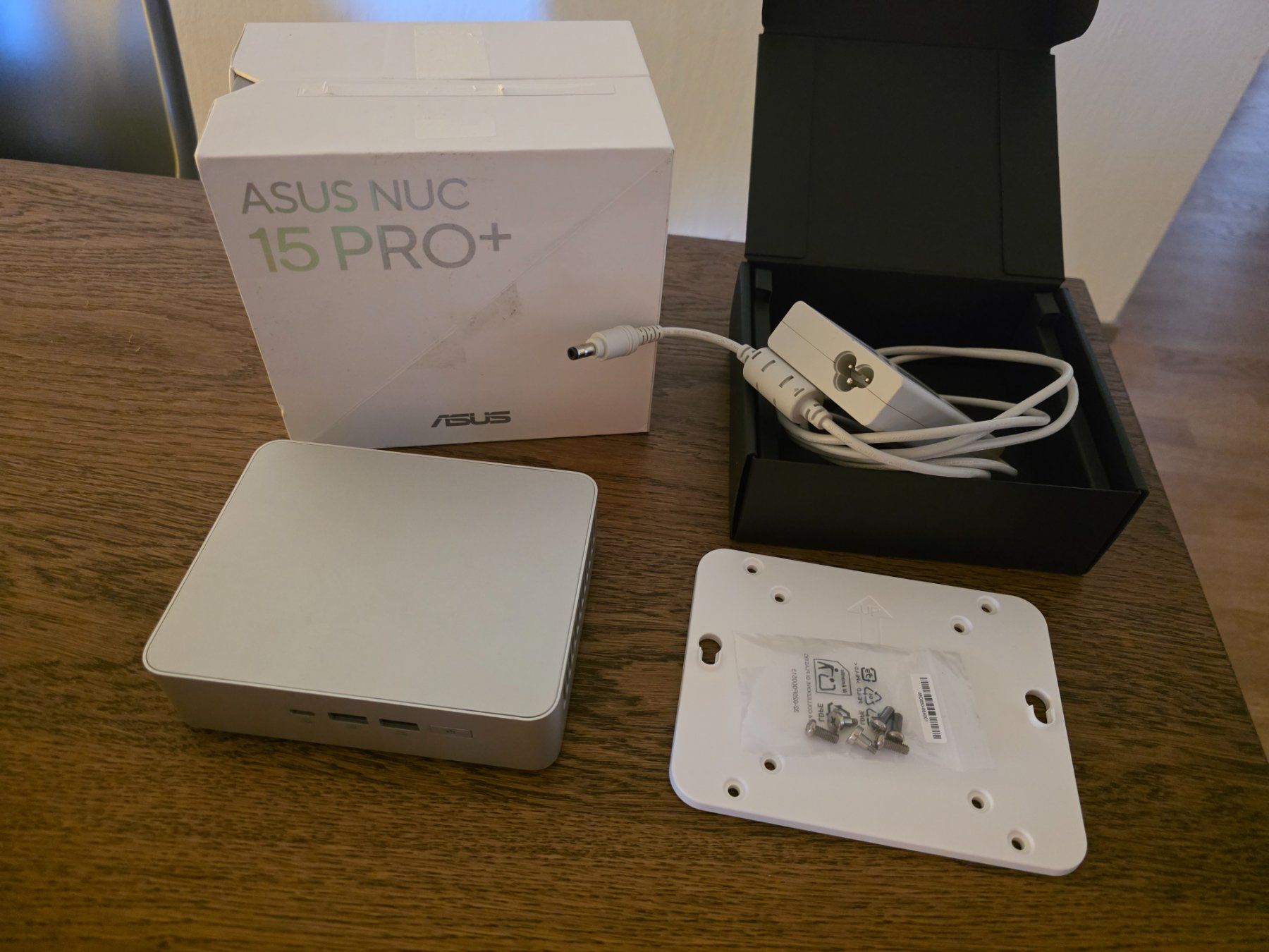 ASUS NUC 15 PRO+ Mini PC (Intel Core Ultra 9 285H) (Gebraucht) in ...