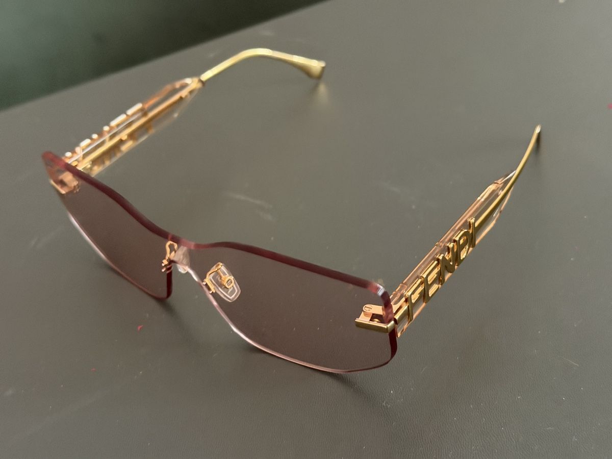 Fendi Brillen & Gläser: Fendi Sonnenbrille Fendigraphy FE40066U 30A – Neu (gemäss Beschreibung) aus Luzern von lang30