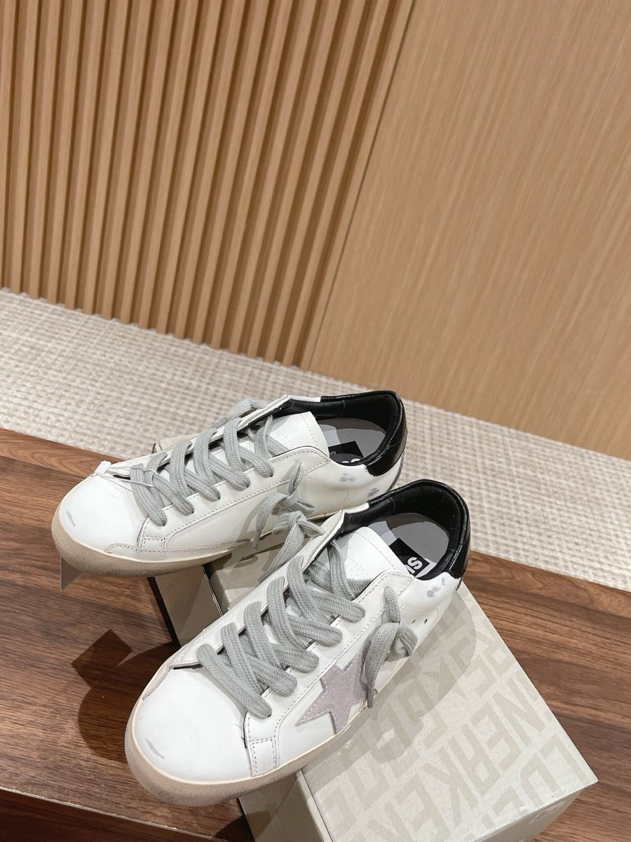 Golden Goose Scarpe da uomo: Golden Goose Superstar Gr. 44 – Nuovo e nell'imballaggio originale da Oberwil BL venduto da nat_m9vn 2