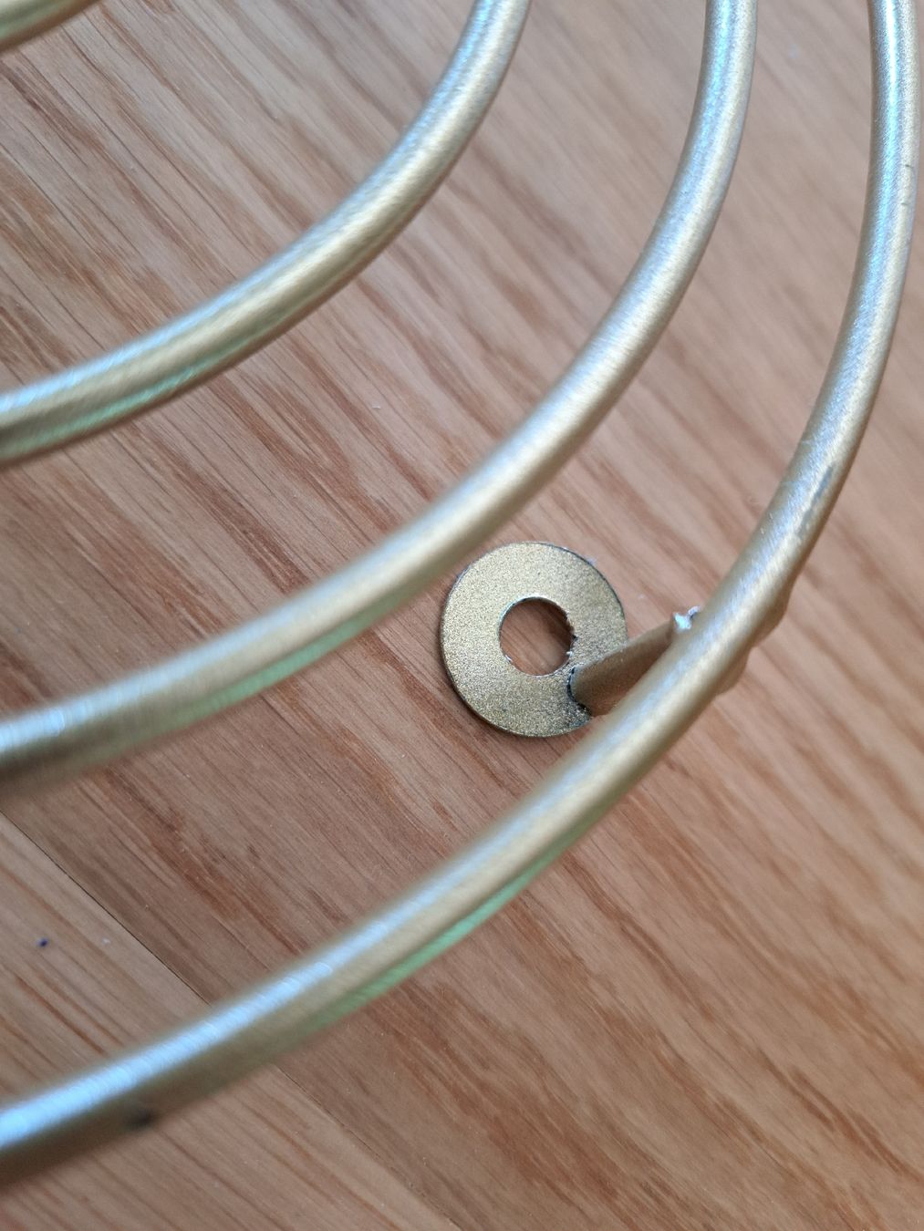 Gitter & Roste: Metallgitter gold, Fotowand – Gebraucht aus Murten von ste_s76w 1