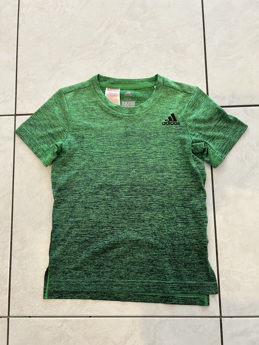 Adidas Lotti & Set di vestiti: Sportkleider set Gr.120-130 – Usato da Emmenbrücke venduto da LuTi80 1