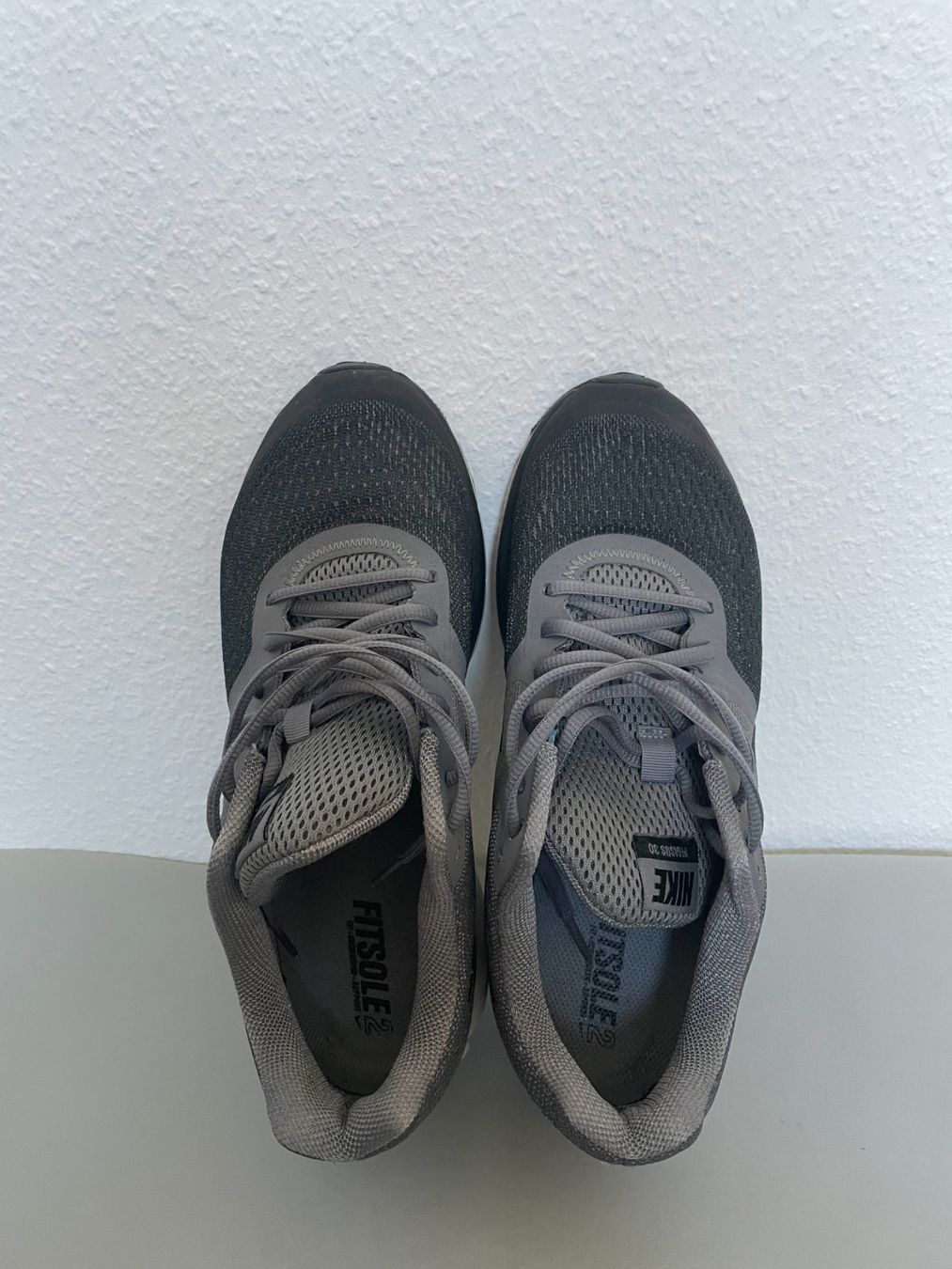 Nike Scarpe da uomo: Nike Pegasus 30, taille 42, parfait état! – Usato da Lausanne venduto da verde34256789 2