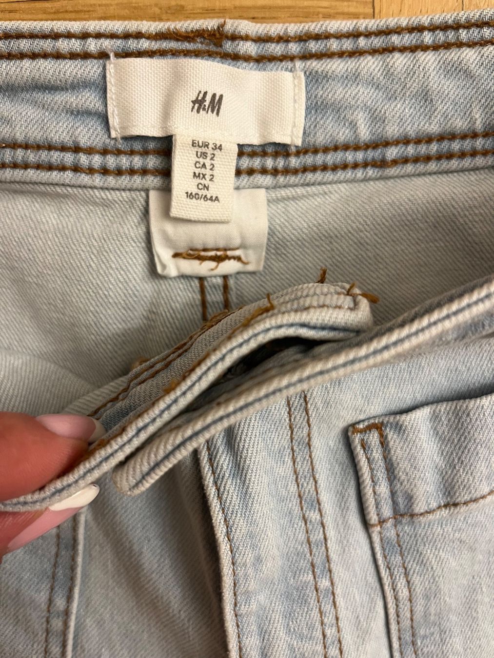 H&M Jeans: H&M jeans  size S/M – Nuovo (secondo la descrizione) da Chêne-Bougeries venduto da Seetooyoo 1