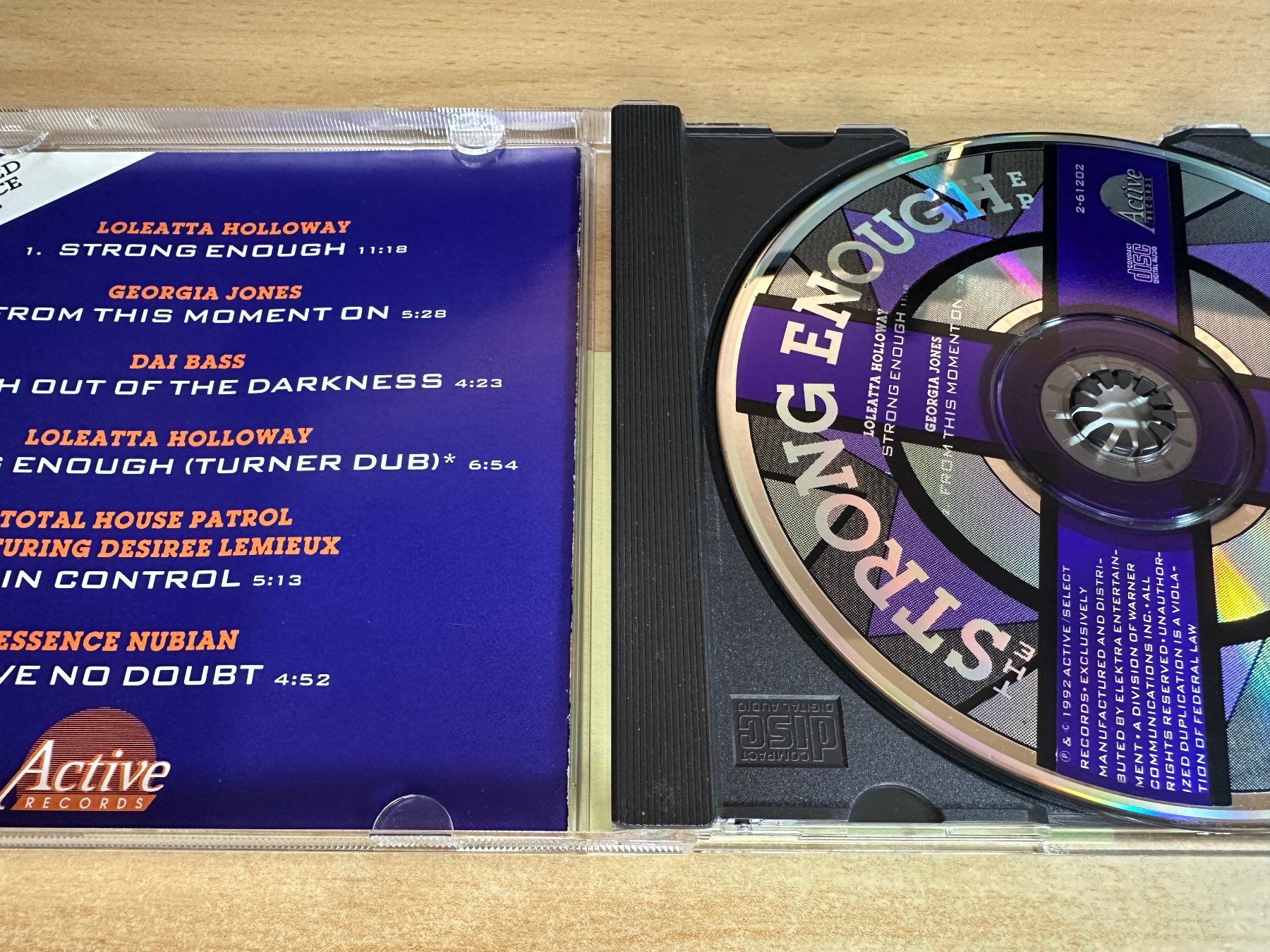 CD: A4 Various – Strong Enough EP – Usato da Rikon im Tösstal venduto da Alpenmutz 2