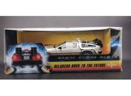 DE LOREAN BACK TO FUTURE 1  1:18 SUNSTAR