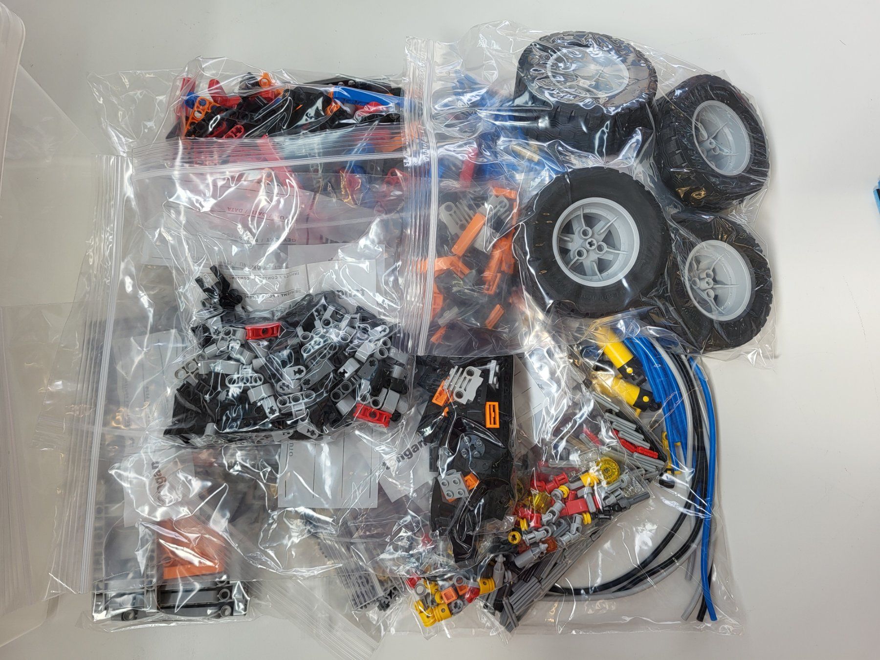 Lego Baukästen: Lego Technic Unimog U400 (8110) – Gebraucht aus Brügg BE von POU-BELLE 1