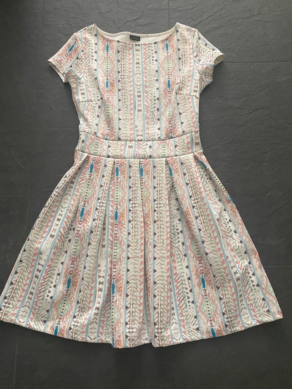 Lascana Vestiti: LASCANA Kleid gemustert Gr. 36 – Usato da Bonstetten venduto da VCLS