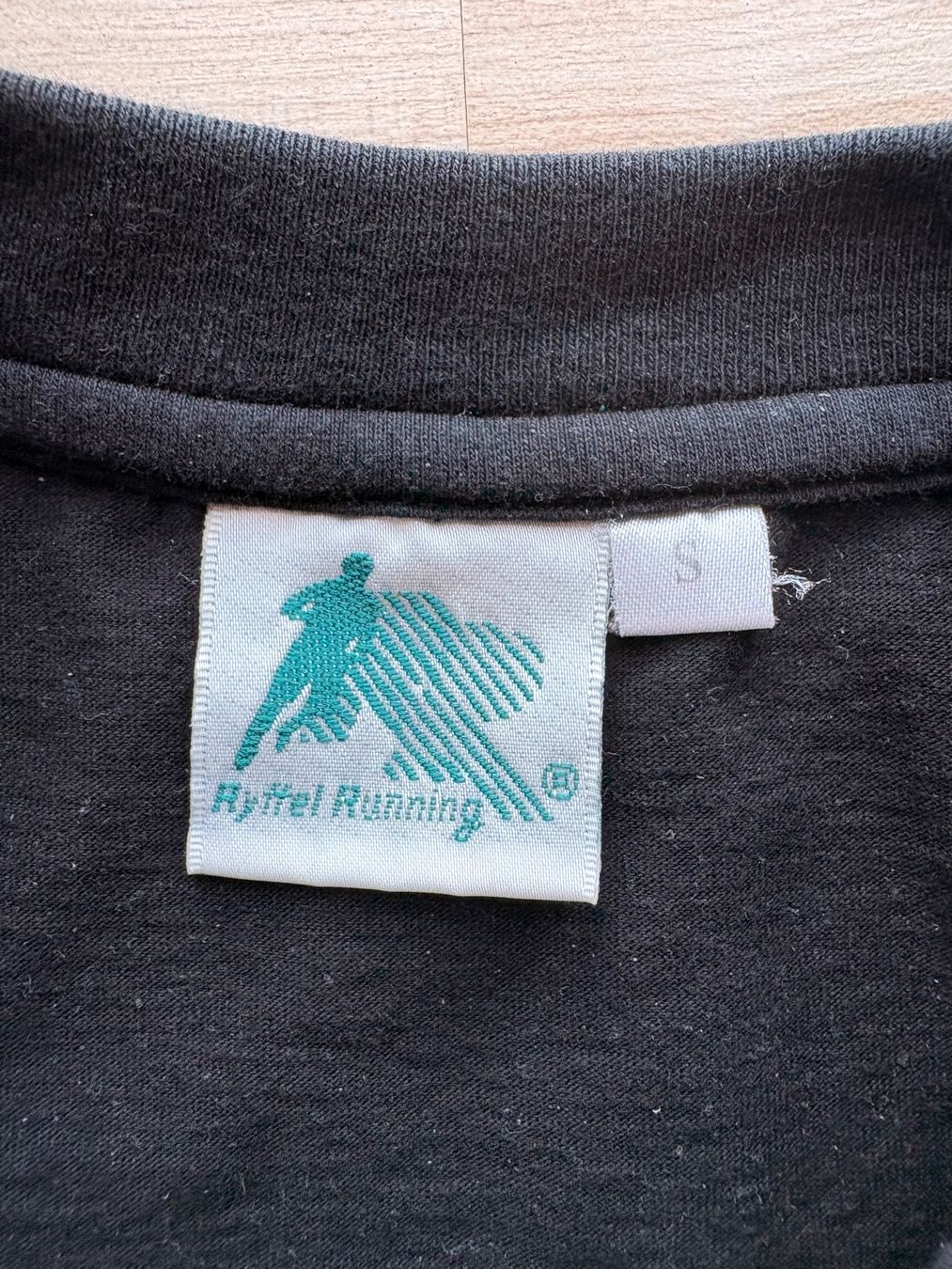 Adidas T-shirt: Vintage Adidas T-Shirt – Usato da Wigoltingen venduto da _vntg_ 2