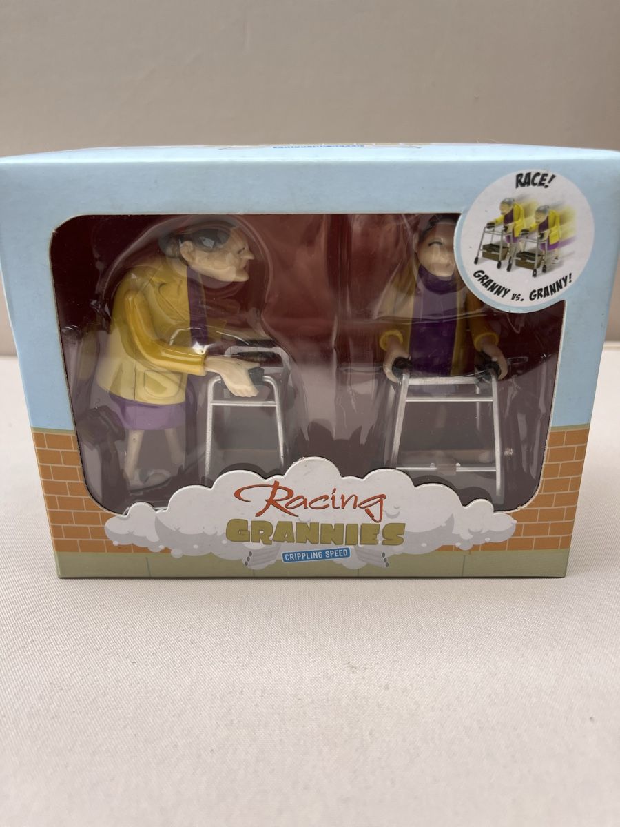 Giocattoli: Racing Grannies Figuren Set neuwertig – Nuovo e nell'imballaggio originale da Thalheim venduto da karmabis_ 2