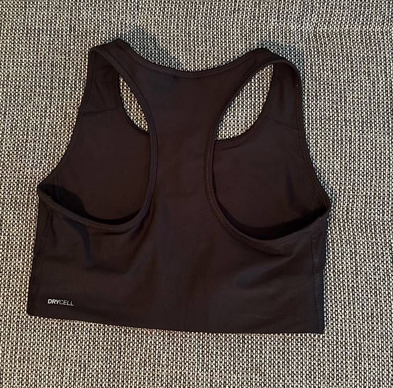 Top: Sport-BH / Crop Top Puma Grösse: S – Usato da Oberwil (Dägerlen) venduto da Sabriinaz 1