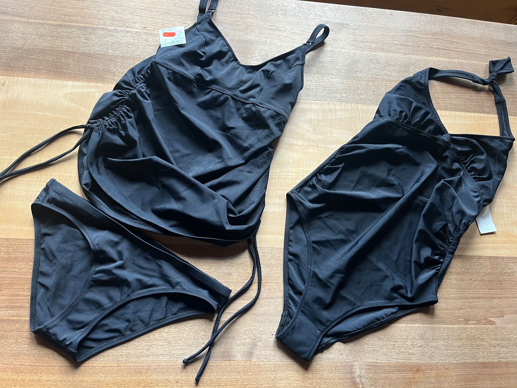 Costumi da bagno & Bikini: 2 Badeanzüge Gr.36 schwarz Tankini – Nuovo e nell'imballaggio originale da Adelboden venduto da cheeschessi